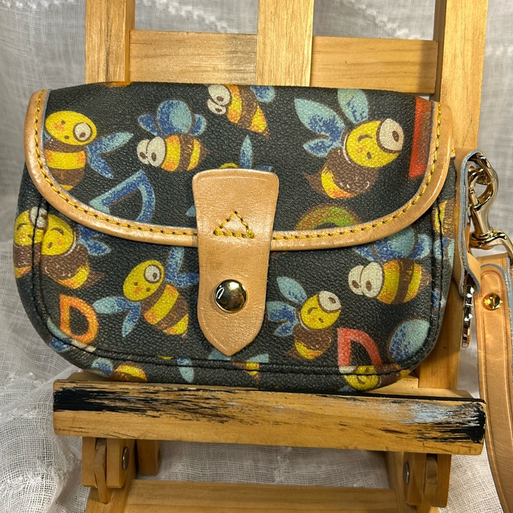 Dooney and Bourke leather wristlet wallet bumblebee bee pattern